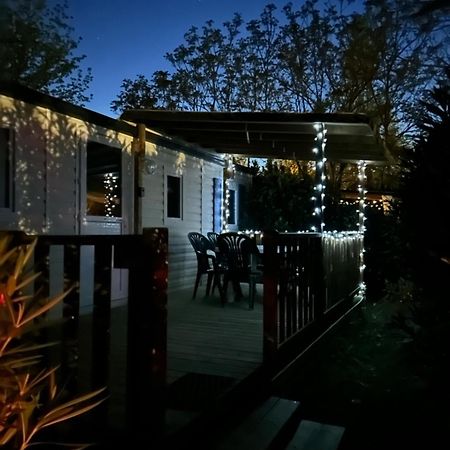 Mobil-Home Au Pied Du Luberon La Roque-d'Antheron Luaran gambar